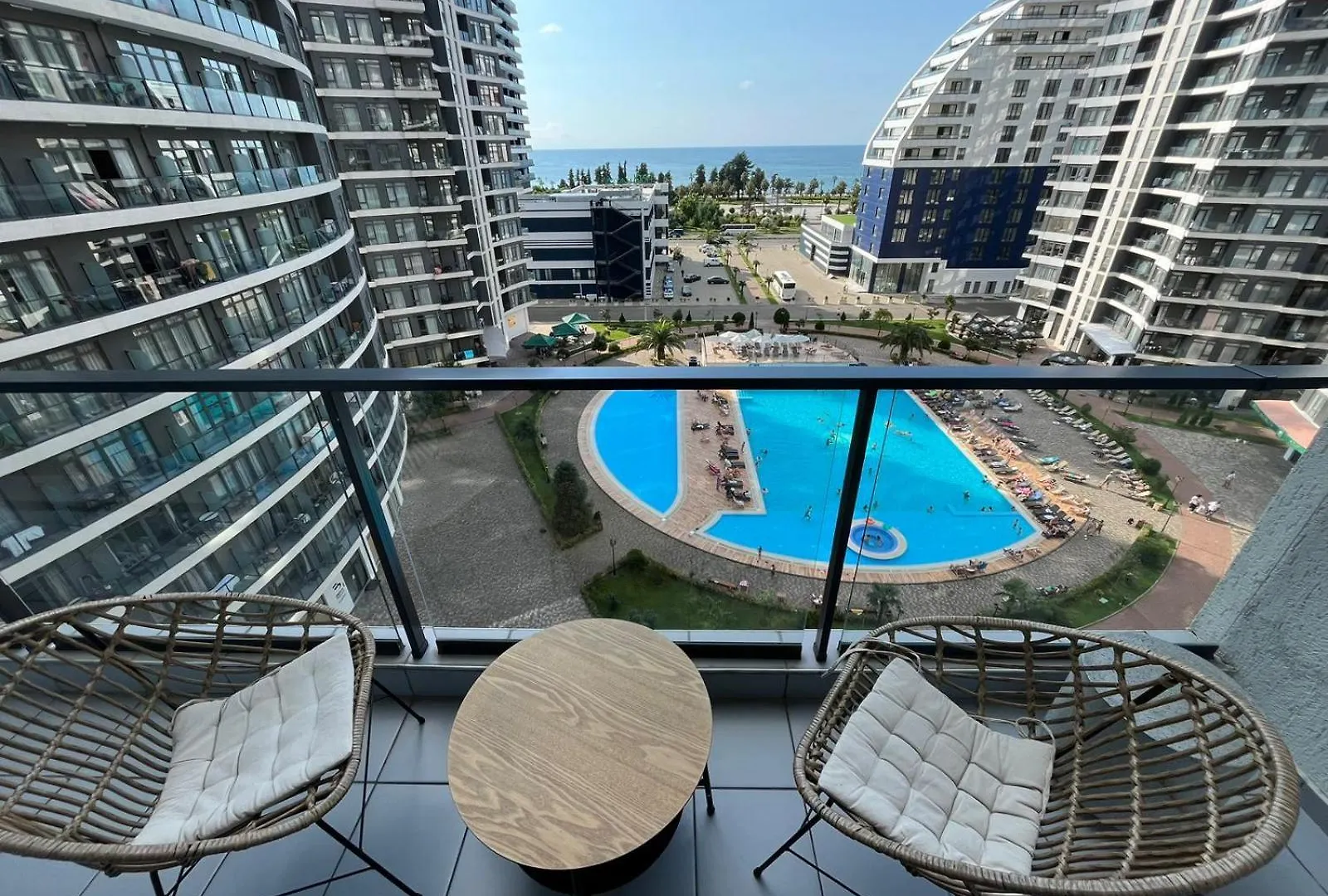 Stylish Apart With Swimming Pool Batumi